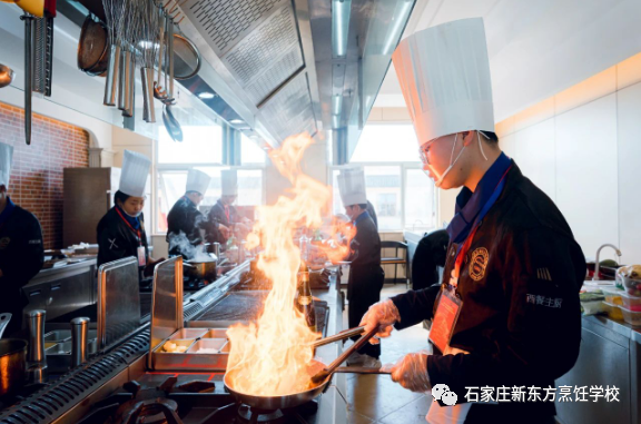 打工好還是學(xué)西餐廚師好，學(xué)西餐好找工作嗎