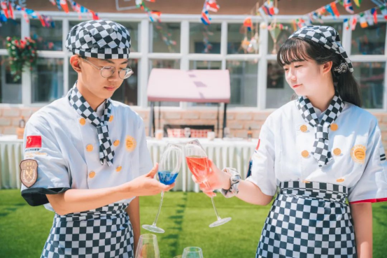 女性學(xué)西點提升職場競爭力410.png