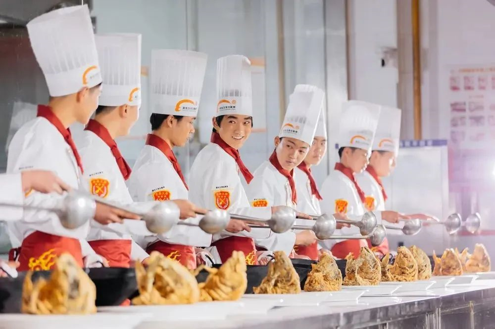2024年男生學(xué)什么好？盤點(diǎn)適合男生的三大熱門專業(yè)！