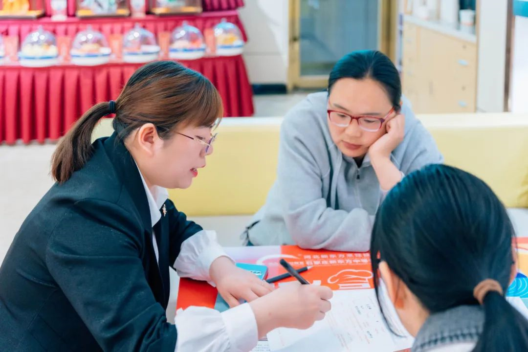 誰(shuí)說(shuō)職校生=差生？技術(shù)在手，自信我有！