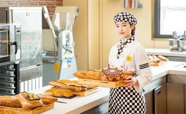 我是女生 | 想找穩(wěn)定薪資高的工作？這些專業(yè)適合女生學(xué)！