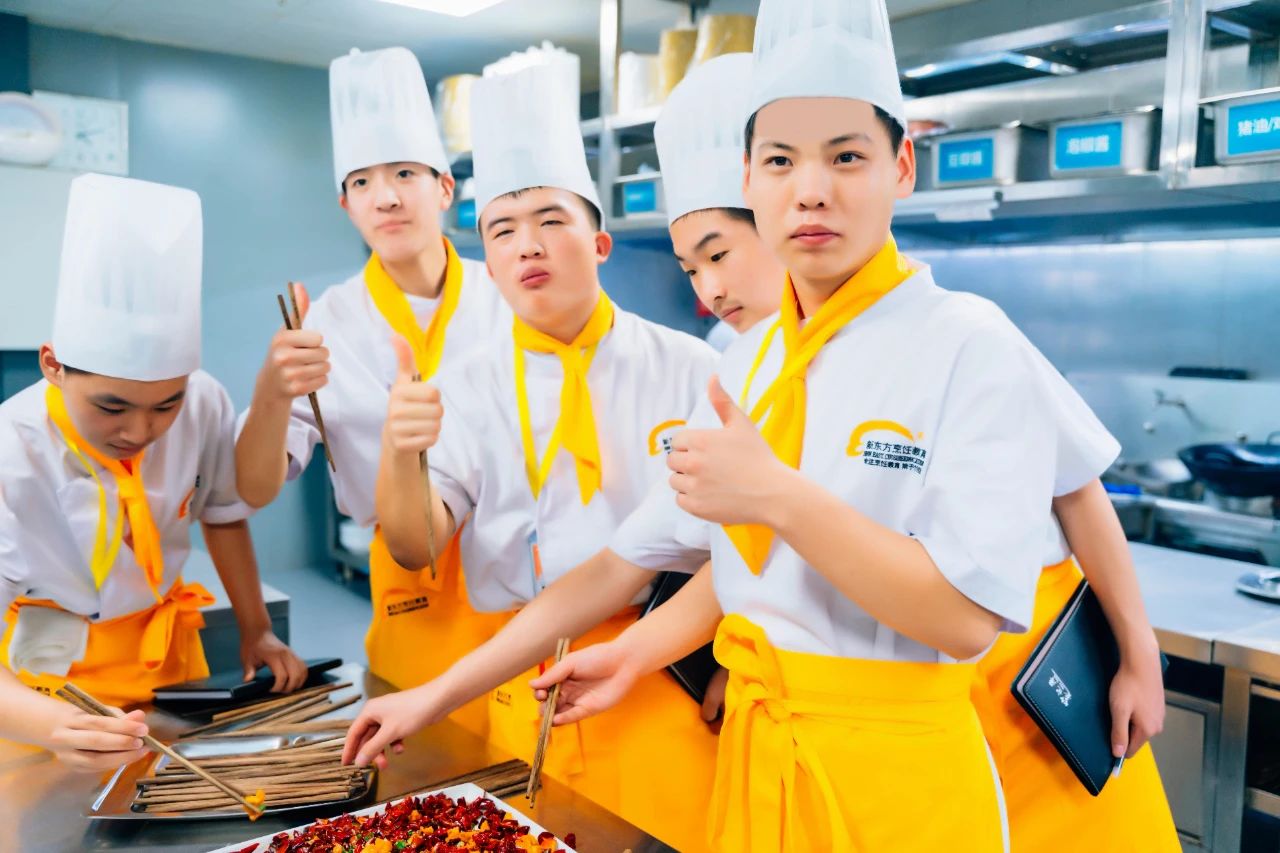 初高中生厭學(xué)/輟學(xué)怎么辦？來河北新東方，實(shí)操上課不枯燥