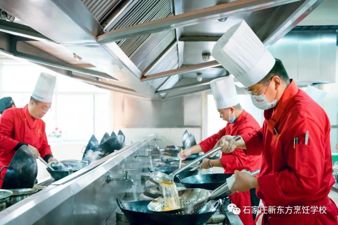 鑄技能之舟 揚(yáng)發(fā)展之帆丨教師技能大比武看河北新東方師者風(fēng)范！